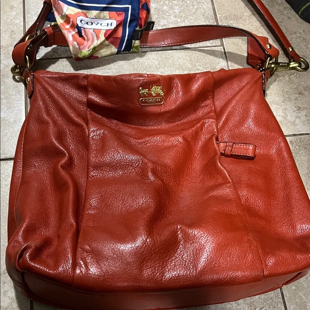 Leather coach bag - Picture 2 of 7